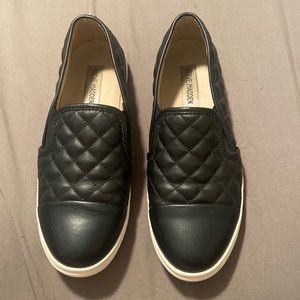 Steve Madden Black Zaander Quilted Loafers
